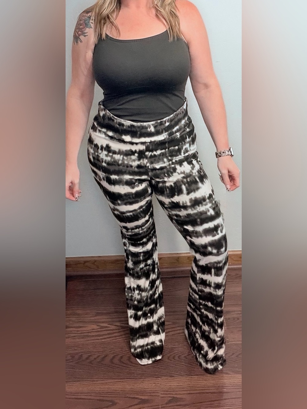 No Boundaries Black White Tie Dye Flare Pants XL 15-17 Buttery Soft